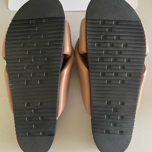 Roam Foldy Puffy Nude Sandal - Size 12 - Picture 7 of 10